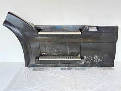 Volvo VNL Left Fairing