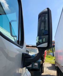 Freightliner Cascadia 113 Right Side View Mirror