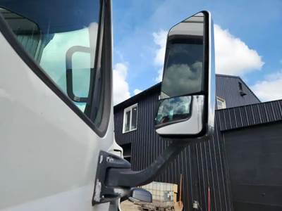 Freightliner Cascadia 113 Right Side View Mirror