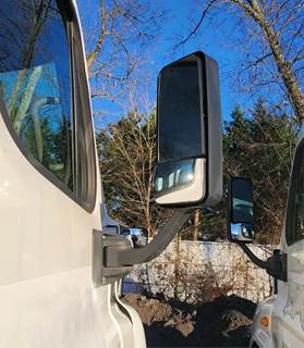 Freightliner Cascadia 113 Right Side View Mirror