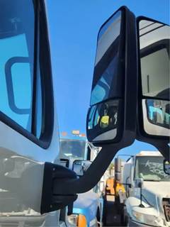 Freightliner Cascadia 113 Right Side View Mirror
