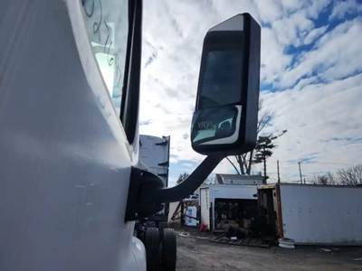 Freightliner Cascadia 125 Right Side View Mirror
