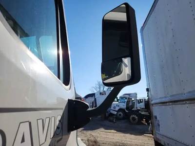 Freightliner Cascadia 125 Right Side View Mirror