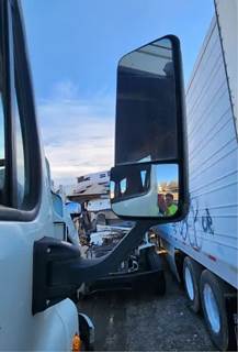 Freightliner Cascadia 125 Right Side View Mirror