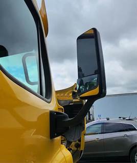 Freightliner Cascadia 125 Right Side View Mirror