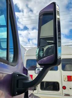 Freightliner Cascadia 125 Right Side View Mirror