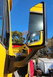 Freightliner Cascadia 125 Right Side View Mirror