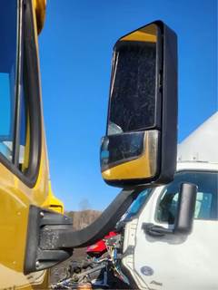 Freightliner Cascadia 125 Right Side View Mirror