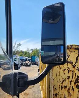 Freightliner Cascadia 125 Right Side View Mirror