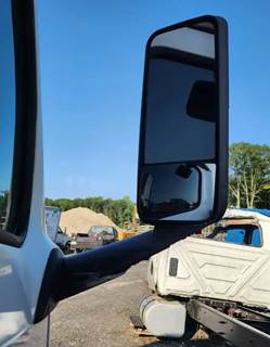 Freightliner Cascadia 126 Right Side View Mirror