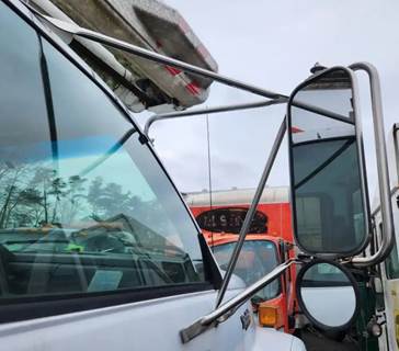 GMC TopKick C7000 Right Side View Mirror for a 1994 GMC C7000 Topkick