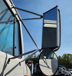 International F2674 Right Side View Mirror for a 2002 International F-2674 SBA