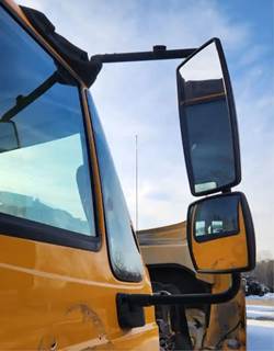 International WorkStar 7400 Right Side View Mirror