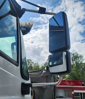 International WorkStar 7400 Right Side View Mirror