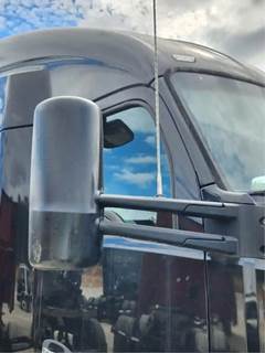 Kenworth T680 Right Side View Mirror