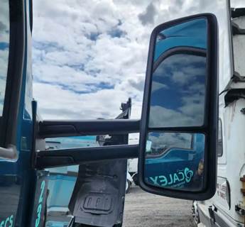 Kenworth T680 Right Side View Mirror