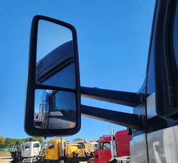 Kenworth T680 Left Side View Mirror