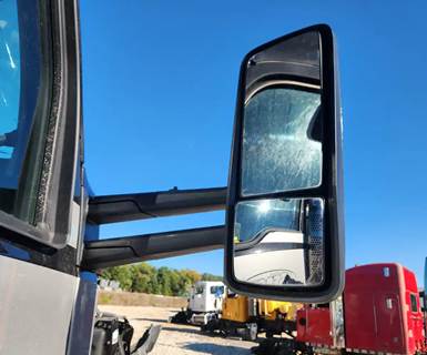 Kenworth T680 Right Side View Mirror