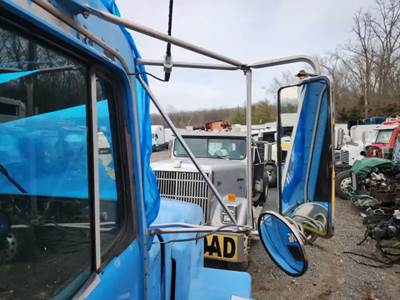 Kenworth T800 Right Side View Mirror
