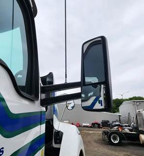 Kenworth T880 Right Side View Mirror