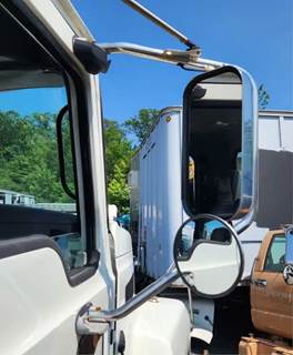 Mack Pinnacle CHU613 Right Side View Mirror for a 2017 Mack CHU613
