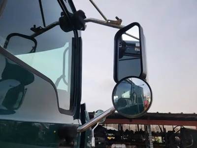 Mack Pinnacle CXU612 Right Side View Mirror for a 2015 Mack CXU612