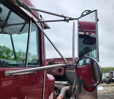 Peterbilt 385 Right Side View Mirror
