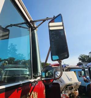 Volvo / WhiteGMC WCS Right Side View Mirror for a 1989 White WCS