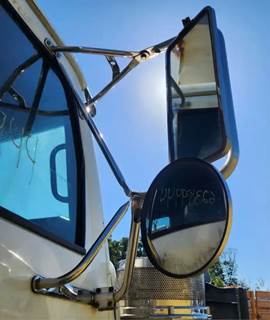 Western Star 4900SA Right Side View Mirror for a 2007 Western Star 4900 SA