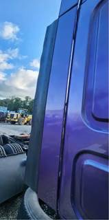 Freightliner Cascadia 125 Right Sleeper Fairing