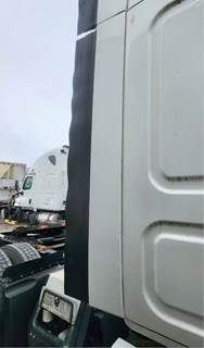 Freightliner Cascadia 125 Right Sleeper Fairing