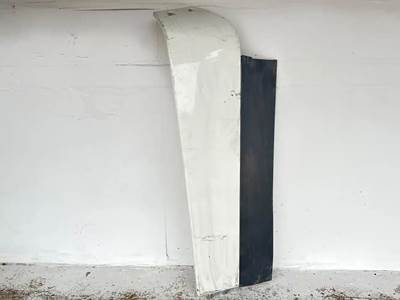 Freightliner Cascadia 125 Left Sleeper Fairing