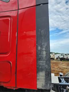 Freightliner Cascadia 126 Left Sleeper Fairing