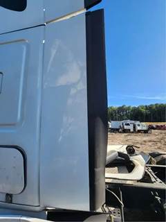 Freightliner Cascadia 126 Left Sleeper Fairing