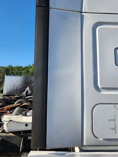 Freightliner Cascadia 126 Right Sleeper Fairing