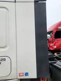 Freightliner Cascadia 126 Left Sleeper Fairing