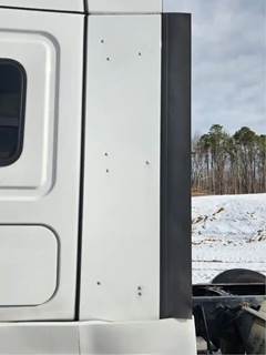 Freightliner Cascadia 126 Left Sleeper Fairing