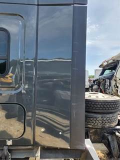 Freightliner Cascadia 126 Left Sleeper Fairing