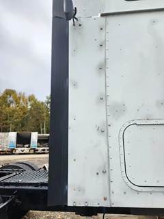 International 9400i Right Sleeper Fairing