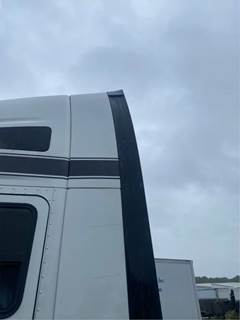 Kenworth T680 Left Sleeper Fairing