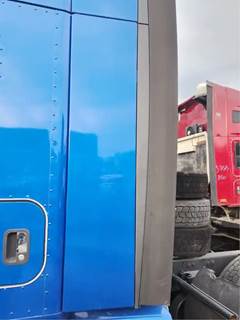 Kenworth T680 Left Sleeper Fairing