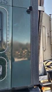 Kenworth T680 Left Sleeper Fairing