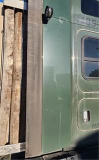 Kenworth T680 Right Sleeper Fairing