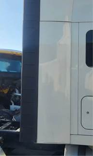 Mack Anthem Right Sleeper Fairing