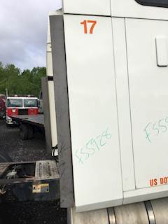 Mack Pinnacle CXU613 Sleeper Fairing for a 2009 Mack CXU613