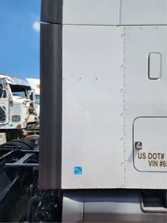 Peterbilt 579 Right Sleeper Fairing