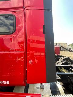Volvo VNL Left Sleeper Fairing