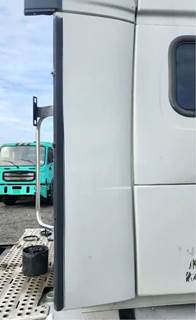 Volvo VNL Right Sleeper Fairing