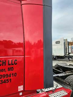Volvo VNL Left Sleeper Fairing