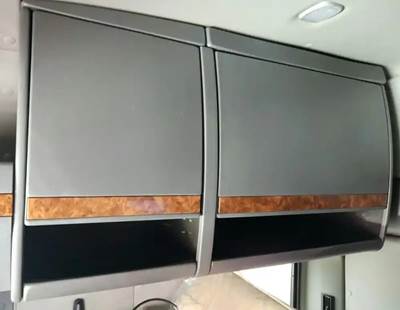 International LT625 Sleeper Part